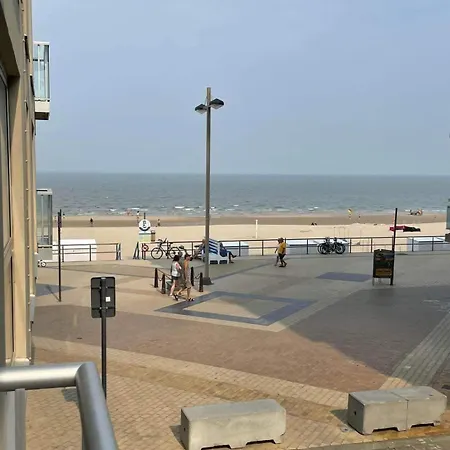 アパート Met Zeezicht