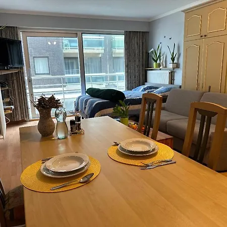 Apartment Met Zeezicht